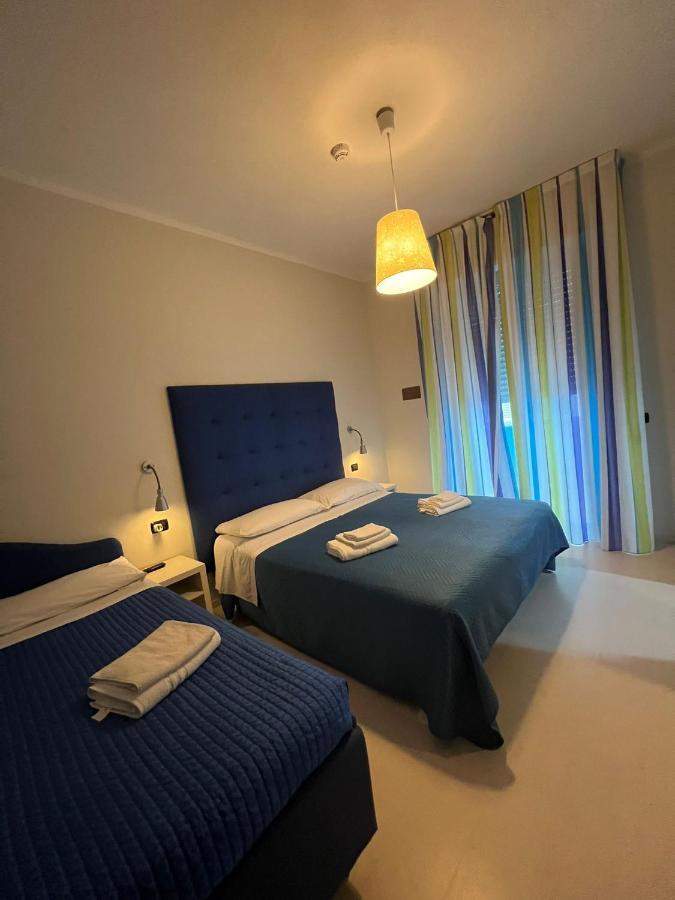 Hotel Leonardo Cesenatico Esterno foto