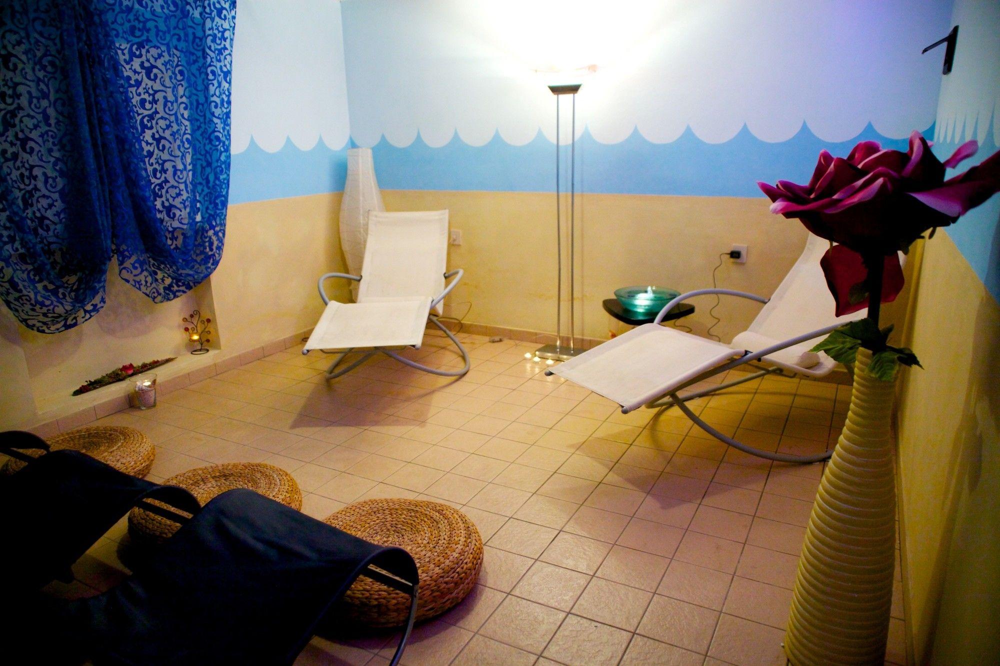 Hotel Leonardo Cesenatico Esterno foto