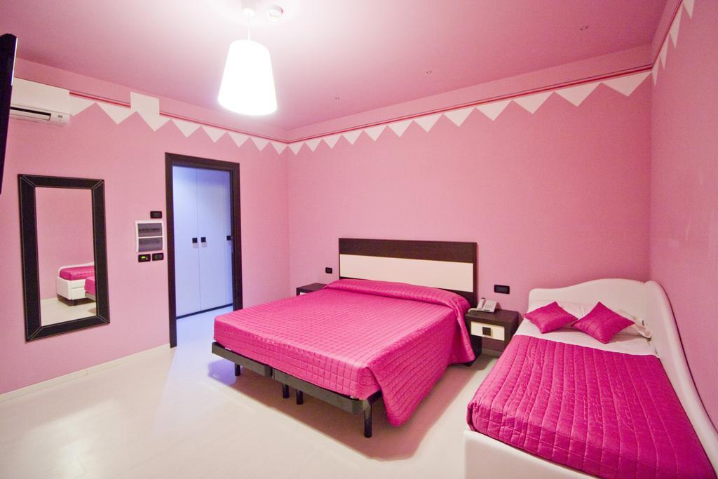 Hotel Leonardo Cesenatico Camera foto