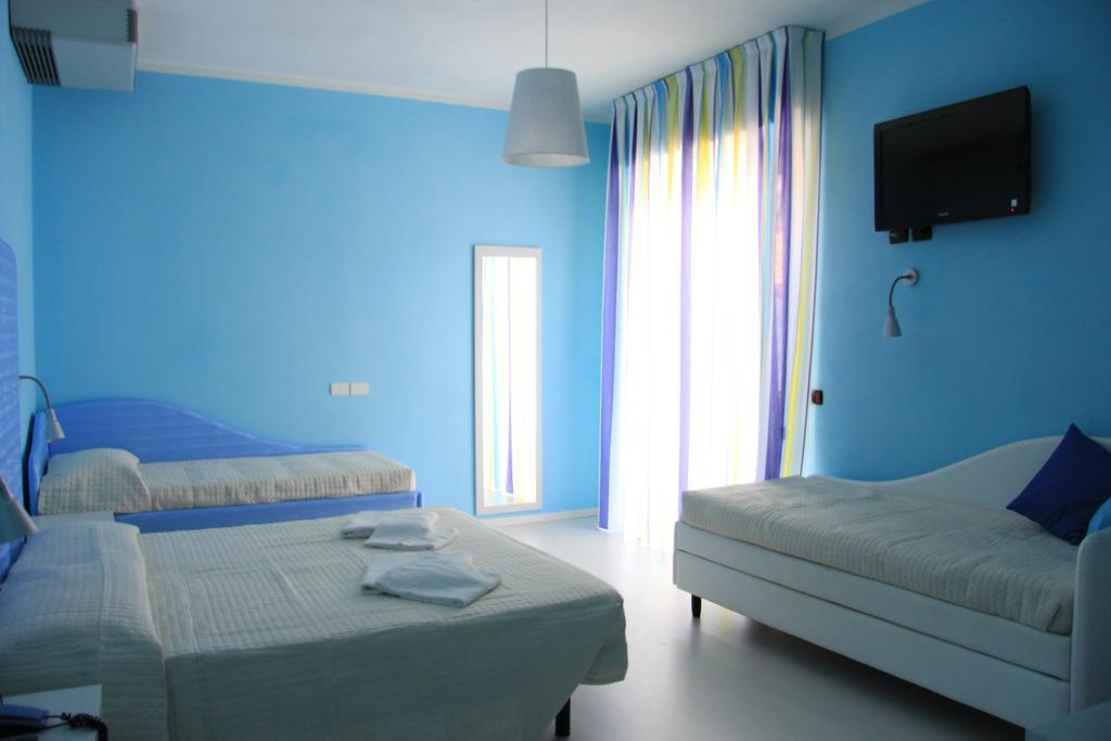 Hotel Leonardo Cesenatico Esterno foto