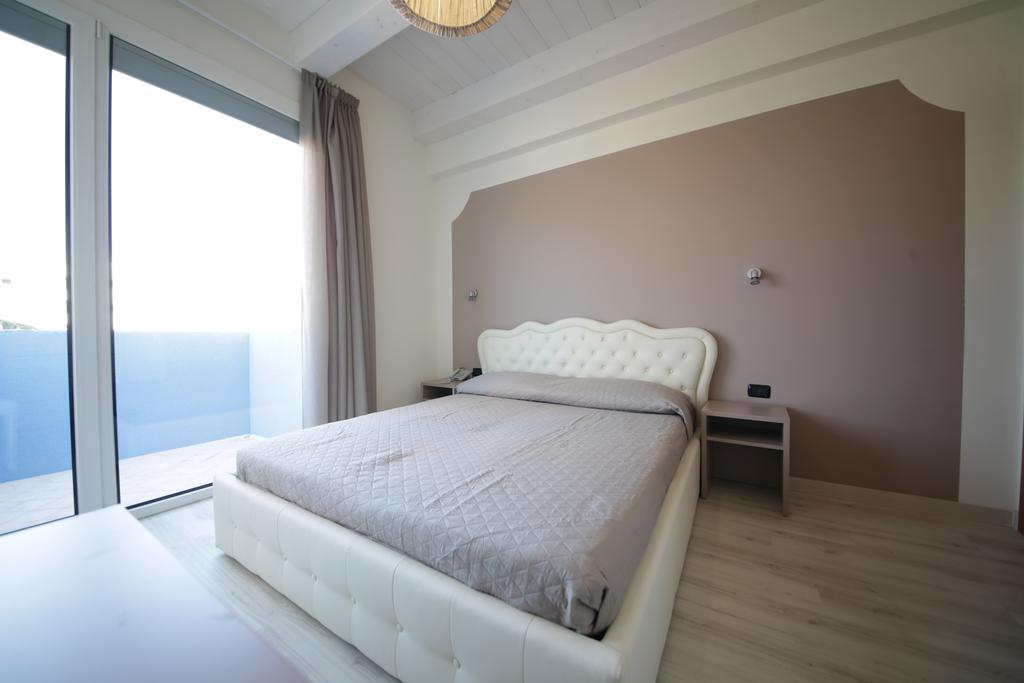 Hotel Leonardo Cesenatico Esterno foto