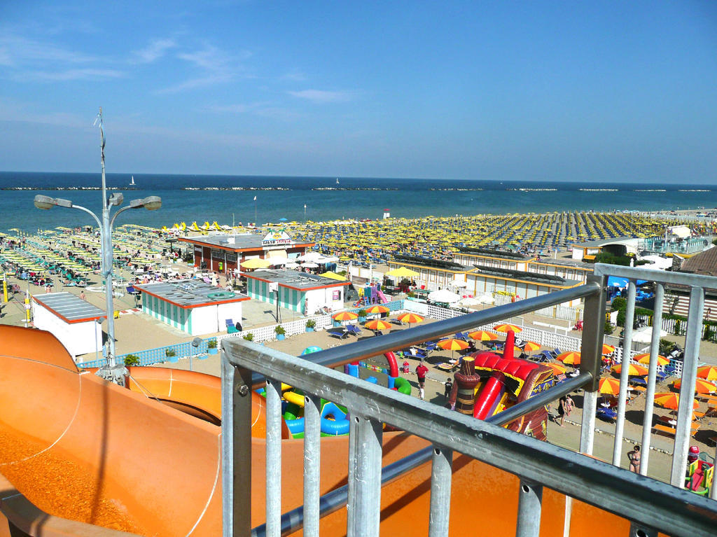 Hotel Leonardo Cesenatico Esterno foto