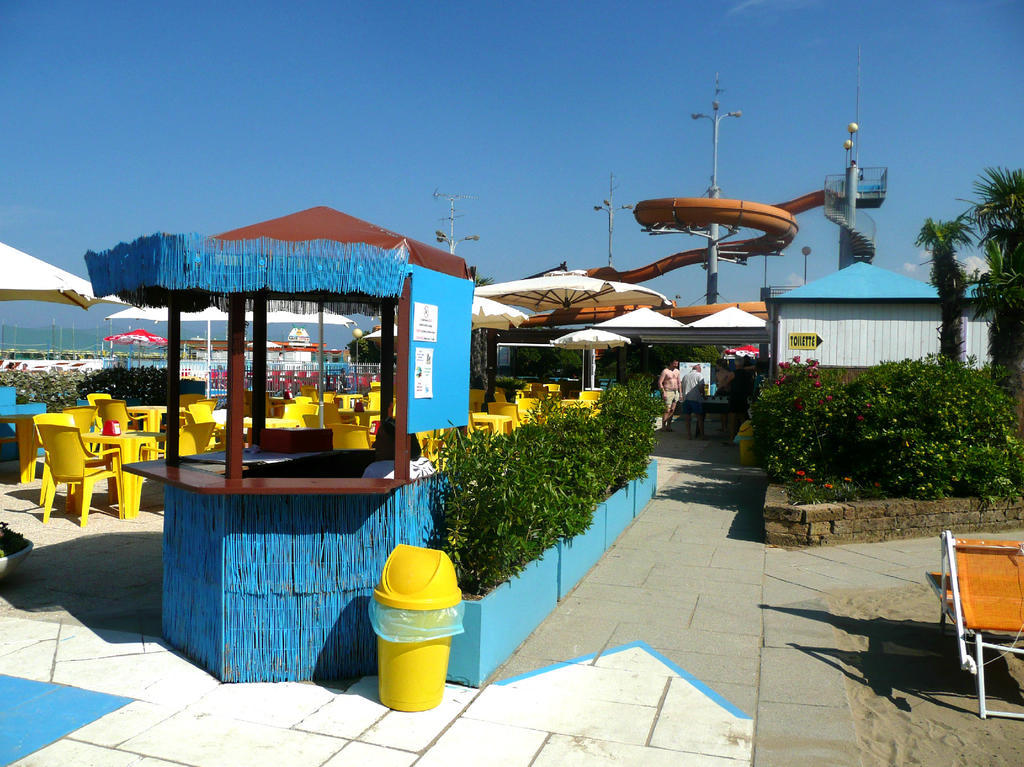 Hotel Leonardo Cesenatico Esterno foto